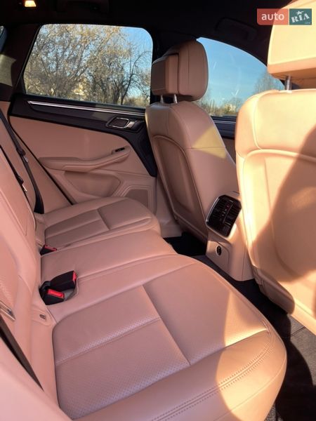 Внедорожник / Кроссовер Porsche Macan 2018 в Чернигове