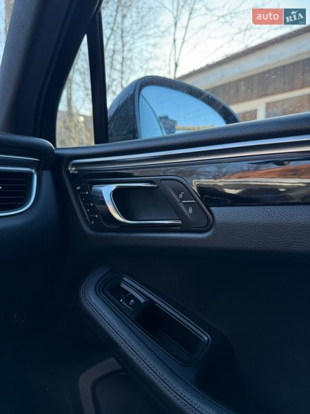 Позашляховик / Кросовер Porsche Macan 2016 в Ужгороді