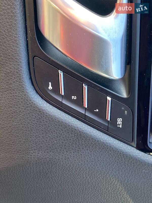 Внедорожник / Кроссовер Porsche Macan 2020 в Львове