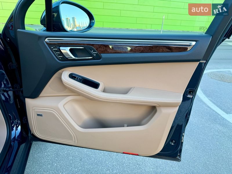 Позашляховик / Кросовер Porsche Macan 2021 в Києві