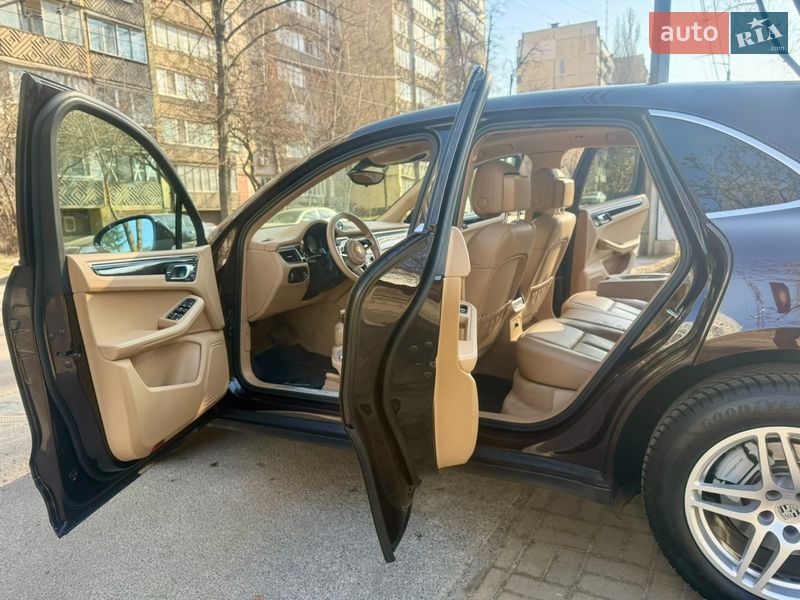 Позашляховик / Кросовер Porsche Macan 2014 в Києві