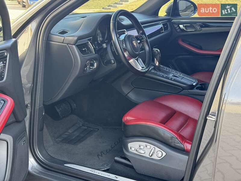 Позашляховик / Кросовер Porsche Macan 2015 в Івано-Франківську