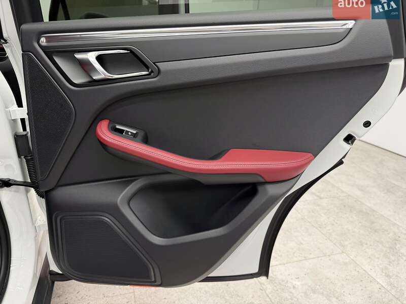 Внедорожник / Кроссовер Porsche Macan 2025 в Киеве