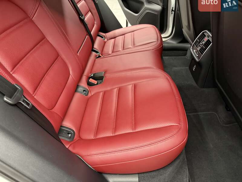 Внедорожник / Кроссовер Porsche Macan 2025 в Киеве