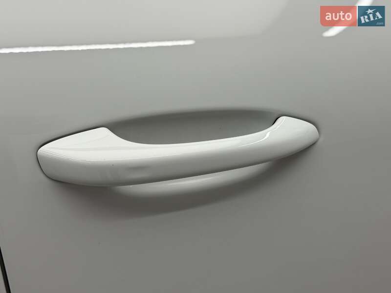 Внедорожник / Кроссовер Porsche Macan 2025 в Киеве