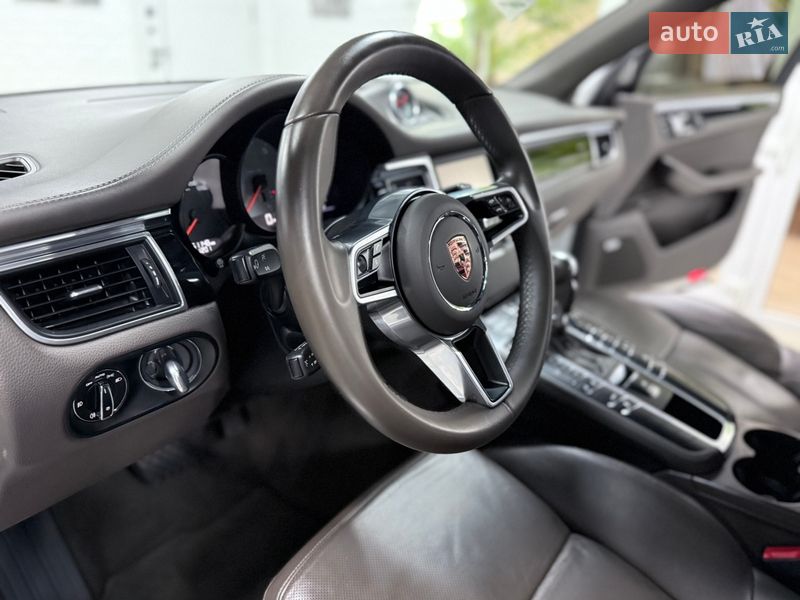 Внедорожник / Кроссовер Porsche Macan 2015 в Одессе