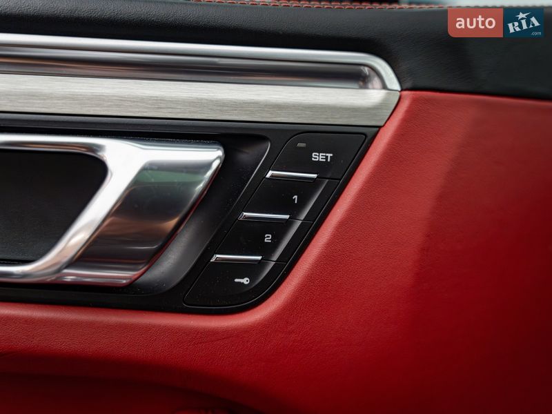 Позашляховик / Кросовер Porsche Macan 2015 в Києві фото 14 Позашляховик / Кросовер Porsche Macan 2015 в Києві