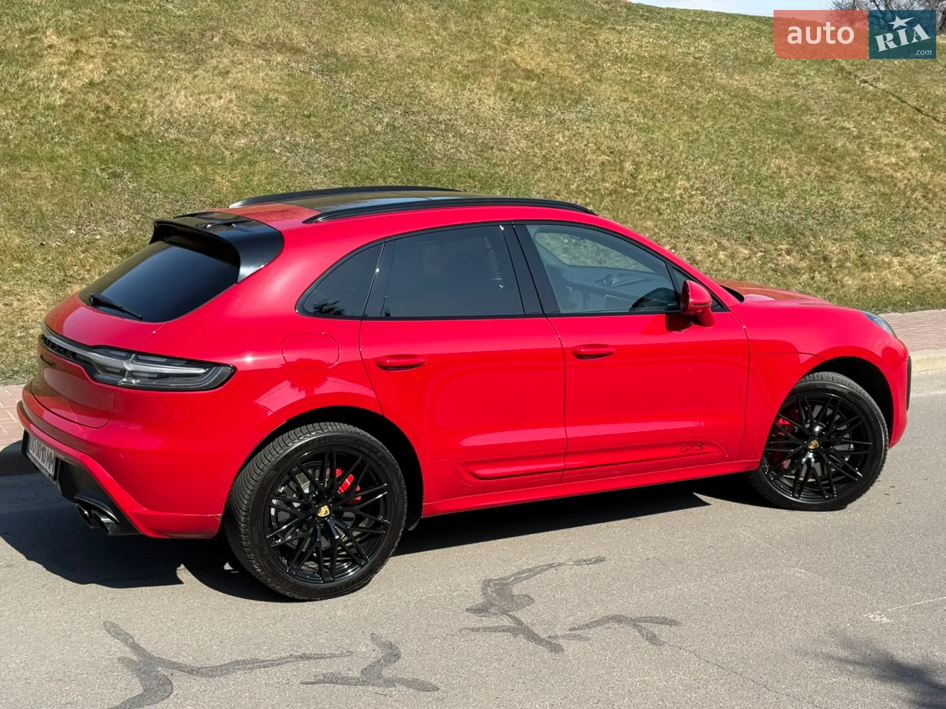 2021 Porsche Macan - мініатюра 2