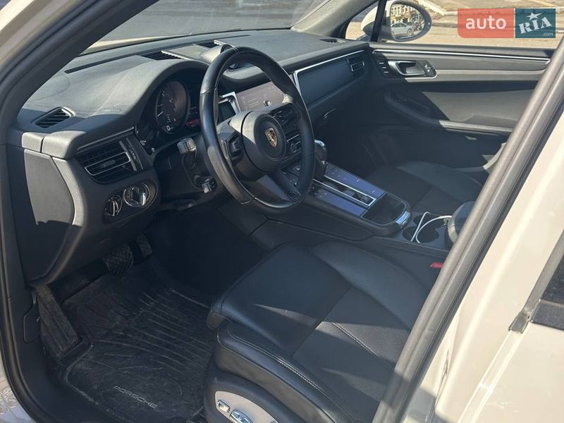 Внедорожник / Кроссовер Porsche Macan 2022 в Киеве