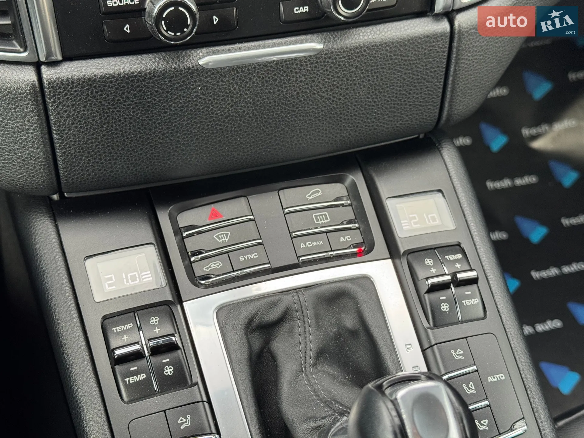2015 Porsche Macan - мініатюра 24