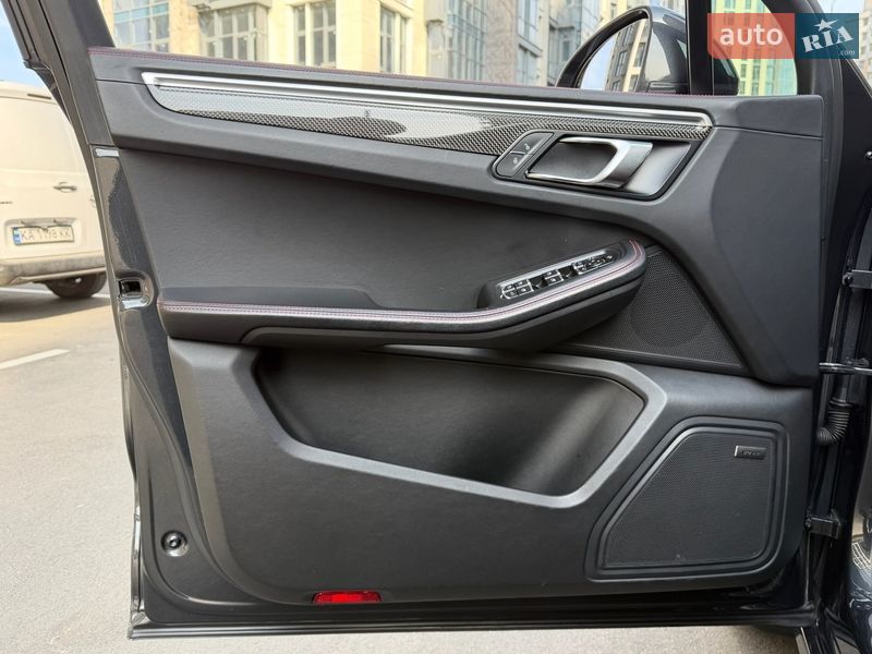 Позашляховик / Кросовер Porsche Macan 2016 в Києві фото 48 Позашляховик / Кросовер Porsche Macan 2016 в Києві