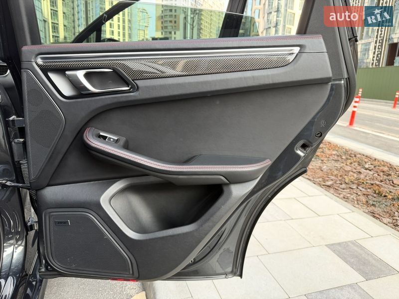 Позашляховик / Кросовер Porsche Macan 2016 в Києві фото 52 Позашляховик / Кросовер Porsche Macan 2016 в Києві