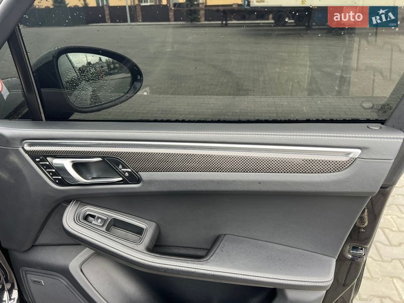 Позашляховик / Кросовер Porsche Macan 2022 в Києві