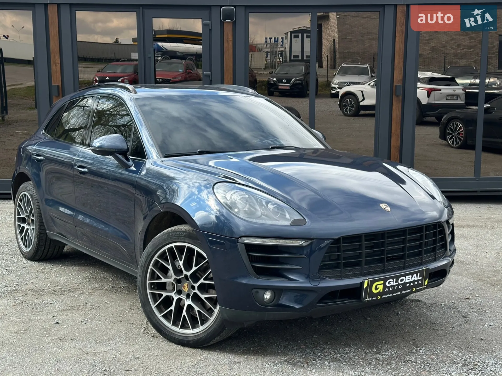 2015 Porsche Macan - мініатюра 2