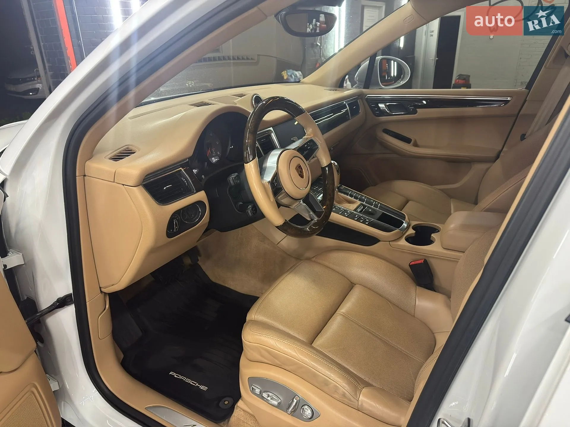2016 Porsche Macan - мініатюра 17