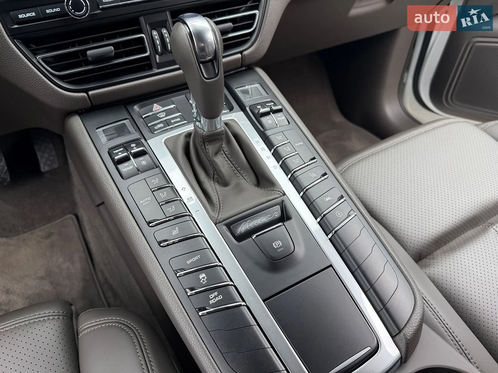 2018 Porsche Macan - мініатюра 31