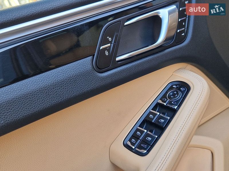 Внедорожник / Кроссовер Porsche Macan 2017 в Бориславе