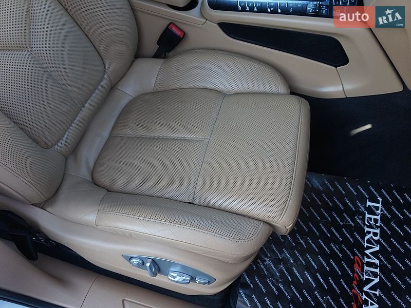 Внедорожник / Кроссовер Porsche Macan 2016 в Одессе