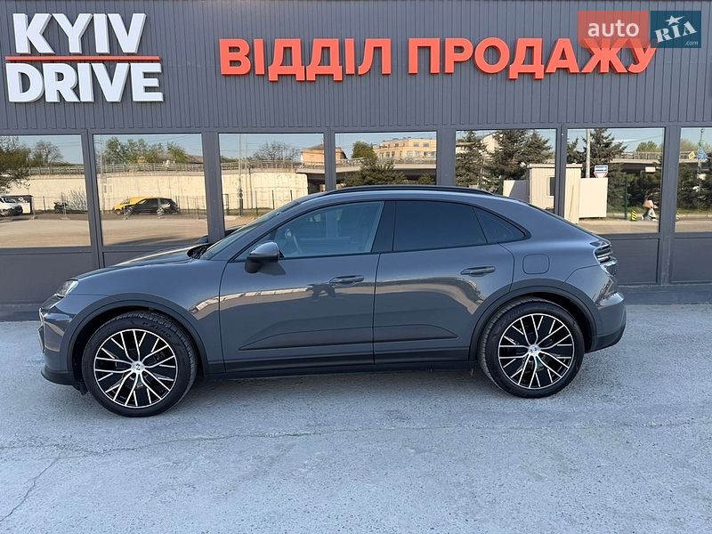 Внедорожник / Кроссовер Porsche Macan 2025 в Киеве
