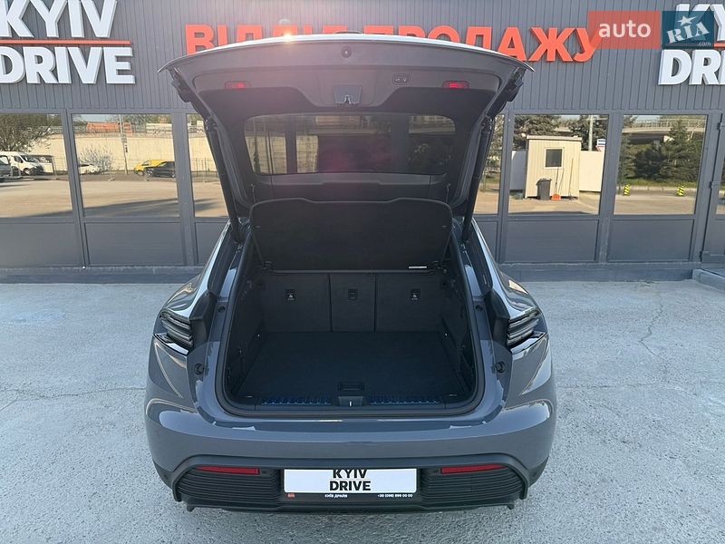 Внедорожник / Кроссовер Porsche Macan 2025 в Киеве