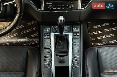 Внедорожник / Кроссовер Porsche Macan 2016 в Киеве