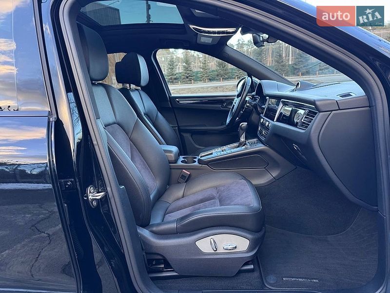 Внедорожник / Кроссовер Porsche Macan 2020 в Киеве