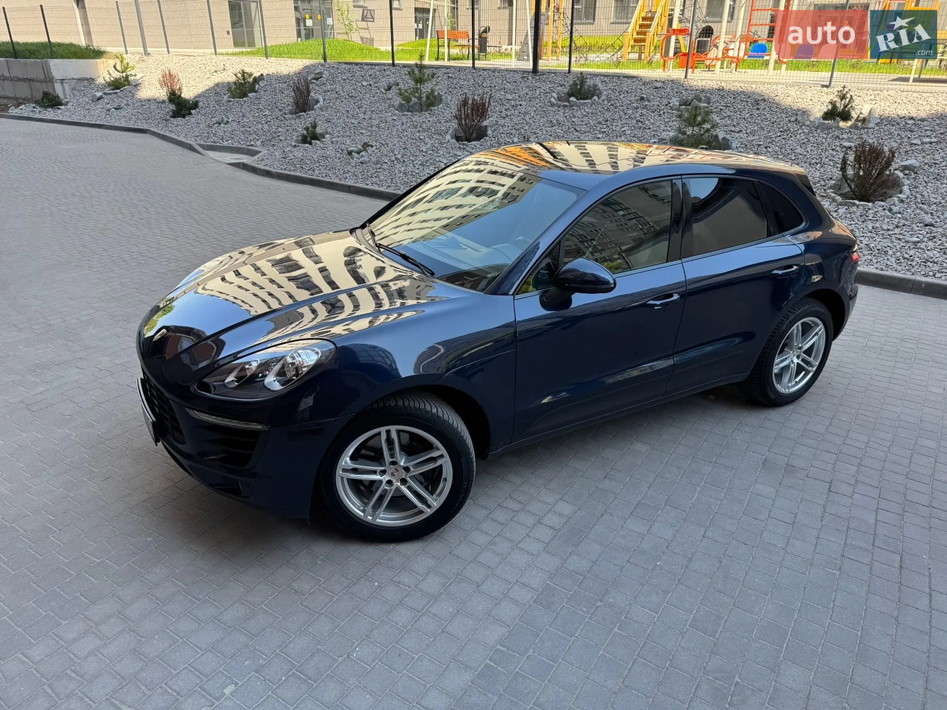 2017 Porsche Macan - мініатюра 2