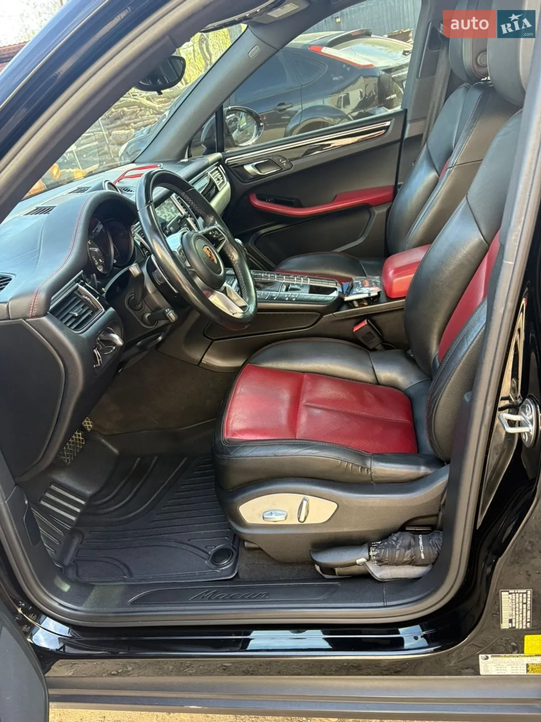2017 Porsche Macan - мініатюра 18