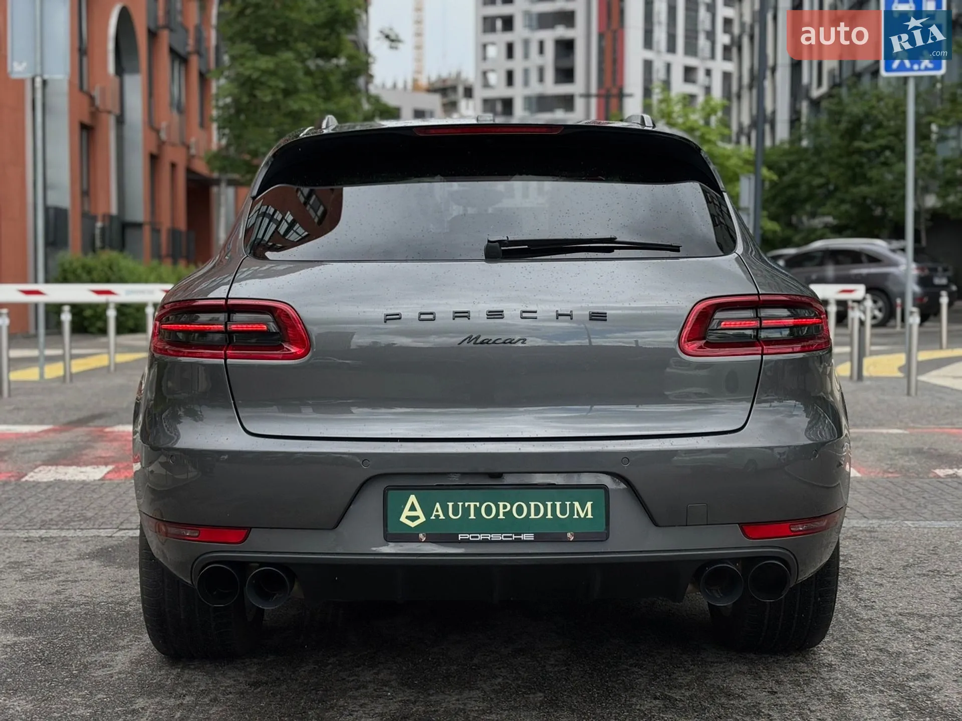 2017 Porsche Macan - мініатюра 18