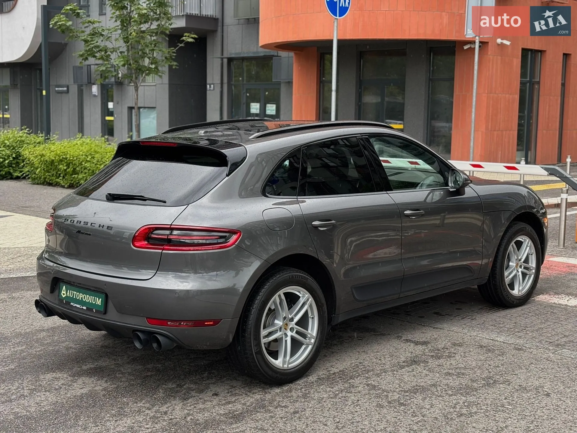 2017 Porsche Macan - мініатюра 21
