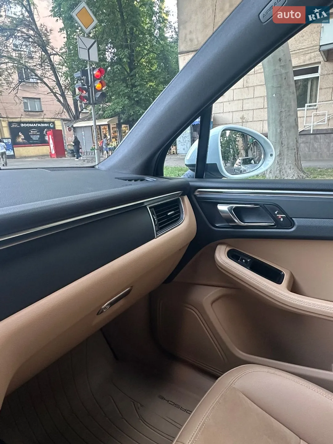 2016 Porsche Macan - мініатюра 24