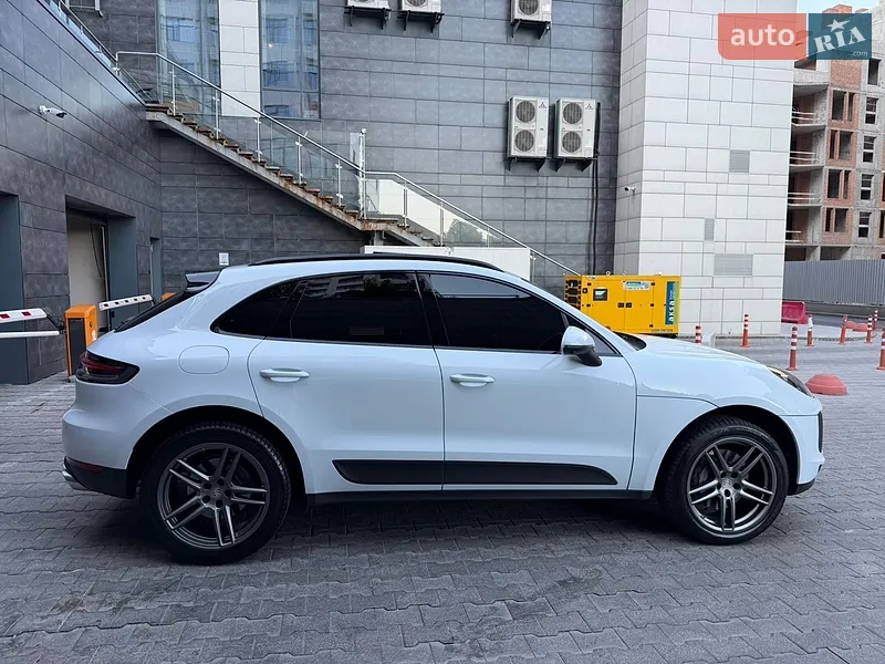 Porsche Macan 2021