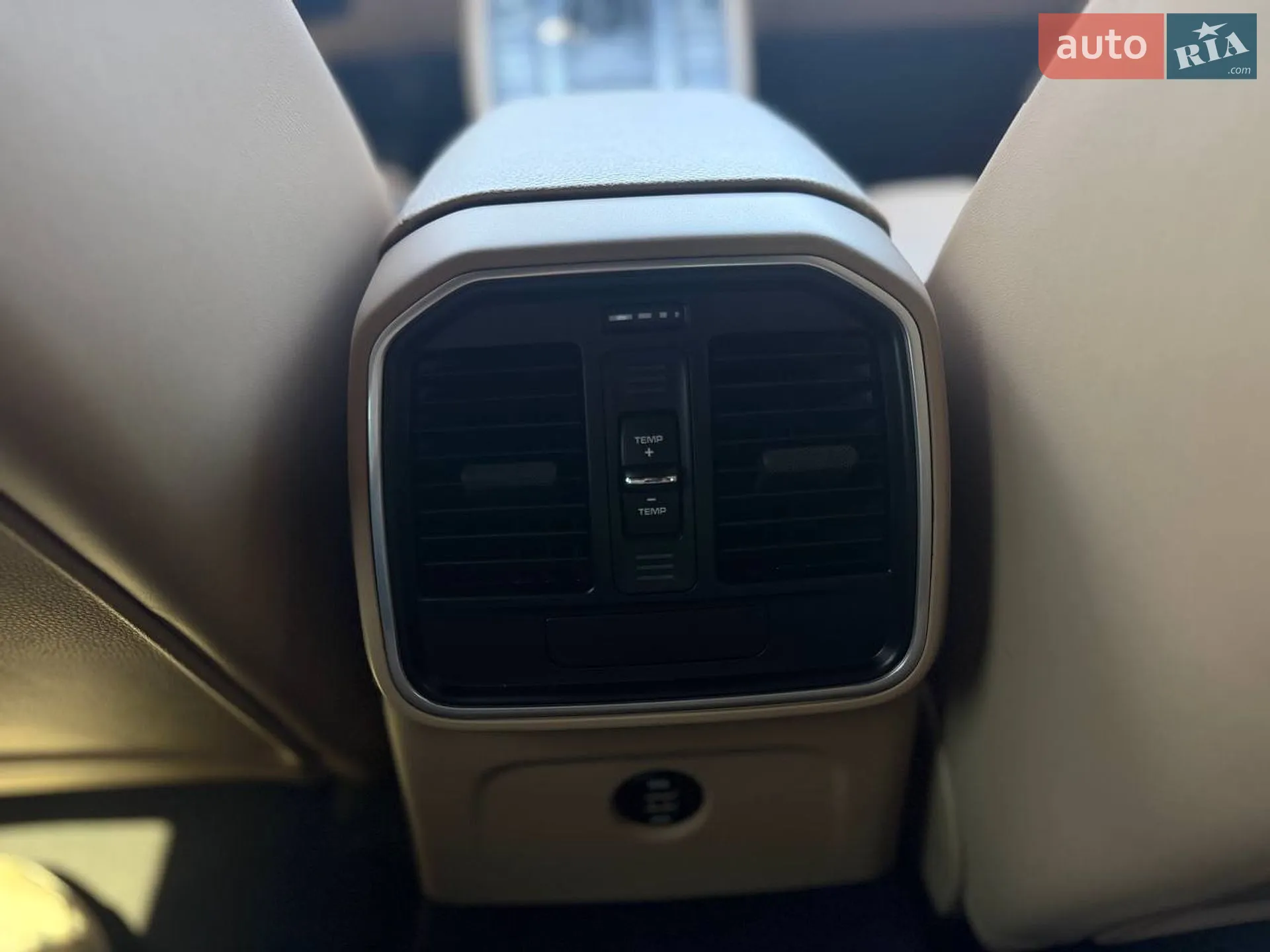 2018 Porsche Macan - мініатюра 16