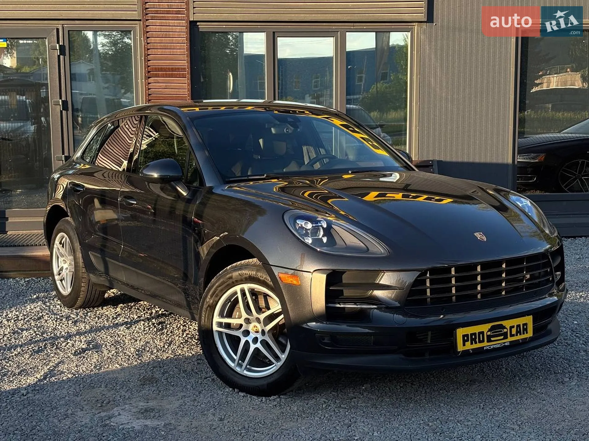 2020 Porsche Macan - мініатюра 2