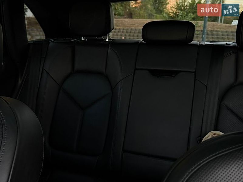 Внедорожник / Кроссовер Porsche Macan 2021 в Киеве