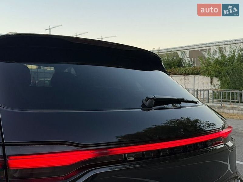Внедорожник / Кроссовер Porsche Macan 2021 в Киеве