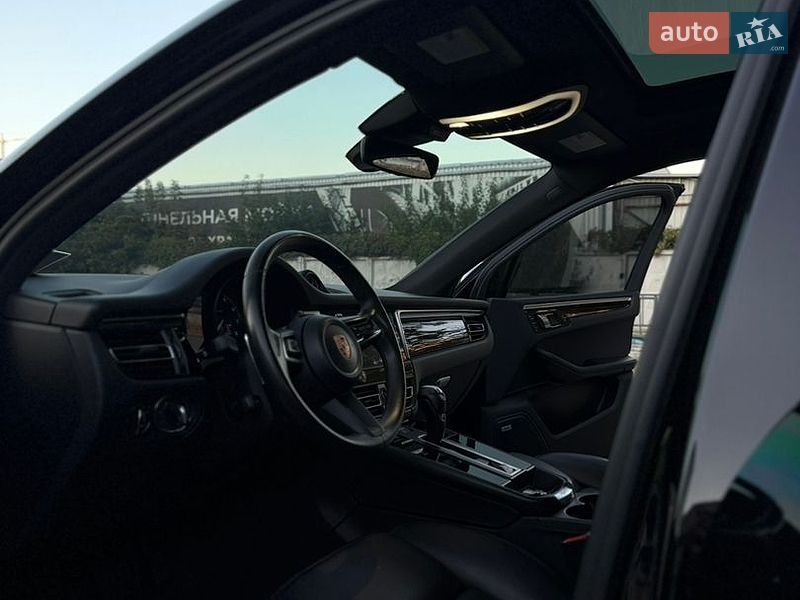 Внедорожник / Кроссовер Porsche Macan 2021 в Киеве