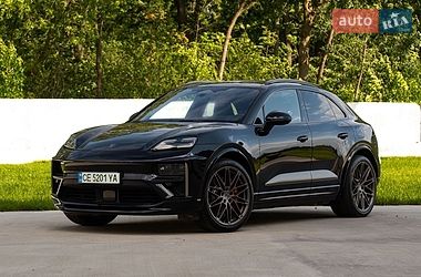 Внедорожник / Кроссовер Porsche Macan 2024 в Луцке