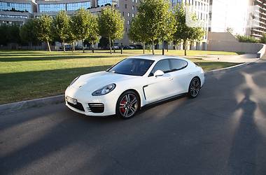 Хэтчбек Porsche Panamera 2013 в 