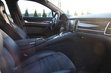 Хэтчбек Porsche Panamera 2013 в 