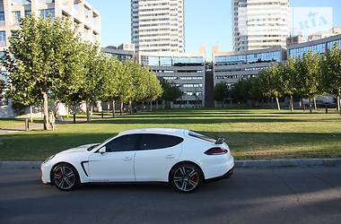 Хэтчбек Porsche Panamera 2013 в 