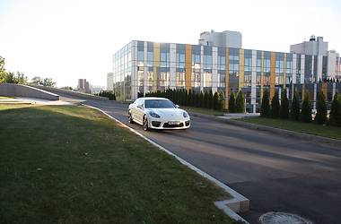 Хэтчбек Porsche Panamera 2013 в 