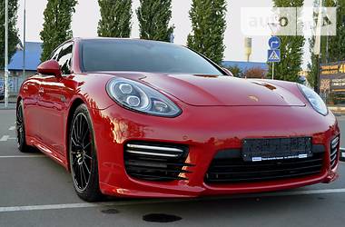 Седан Porsche Panamera 2014 в Киеве