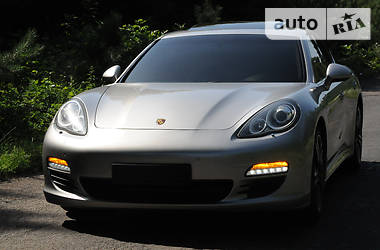 Хэтчбек Porsche Panamera 2010 в Ровно