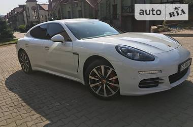  Porsche Panamera 2015 в Черновцах