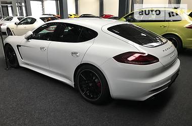  Porsche Panamera 2018 в Киеве