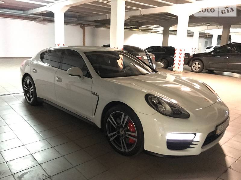 Хэтчбек Porsche Panamera 2013 в 