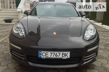 Седан Porsche Panamera 2014 в Черновцах