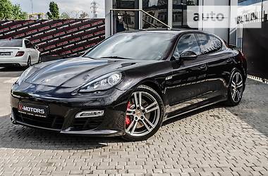 Седан Porsche Panamera 2012 в Киеве