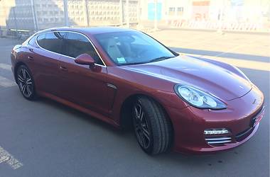 Лифтбек Porsche Panamera 2011 в Киеве